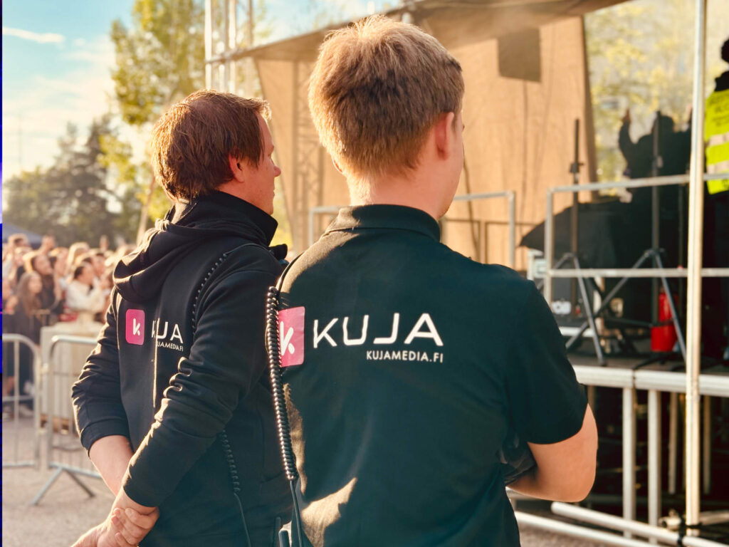 Tapahtumatekniikan tarkistuslista suunnittelupöydällä teknisen tuottajan työkaluna